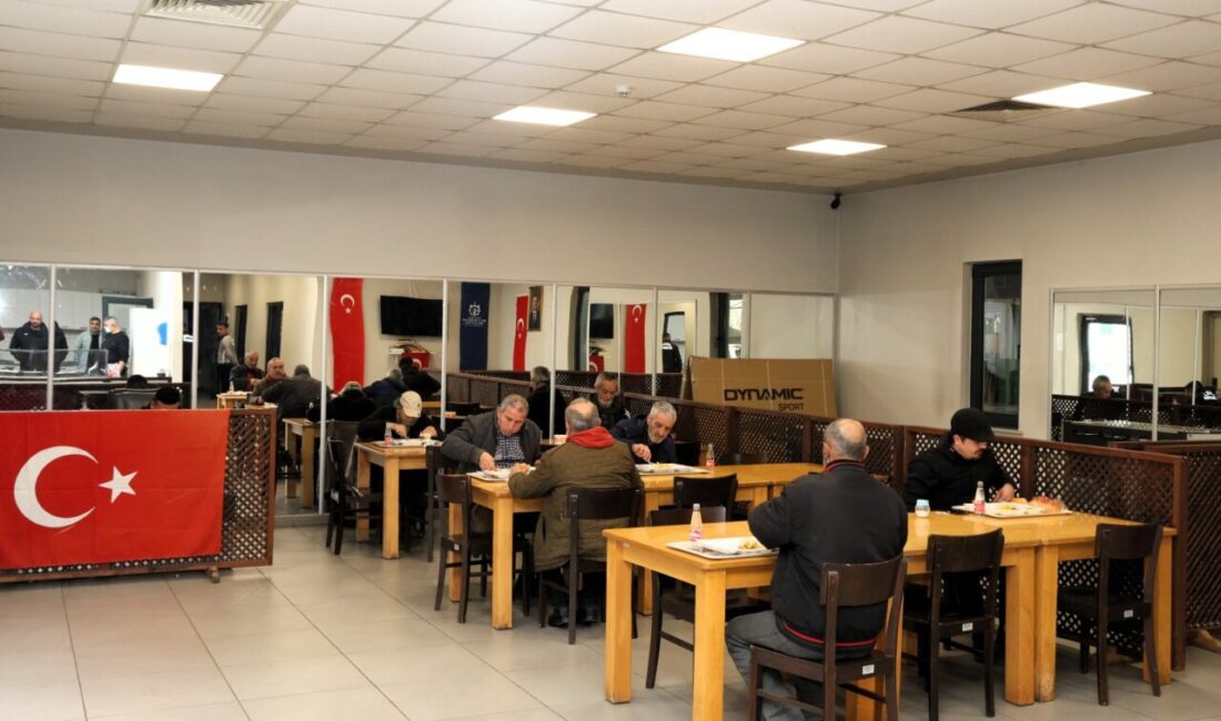 Kocaeli Büyükşehir Belediyesi bünyesinde hizmet veren Gündüz Bakımevi, sokakta kalan