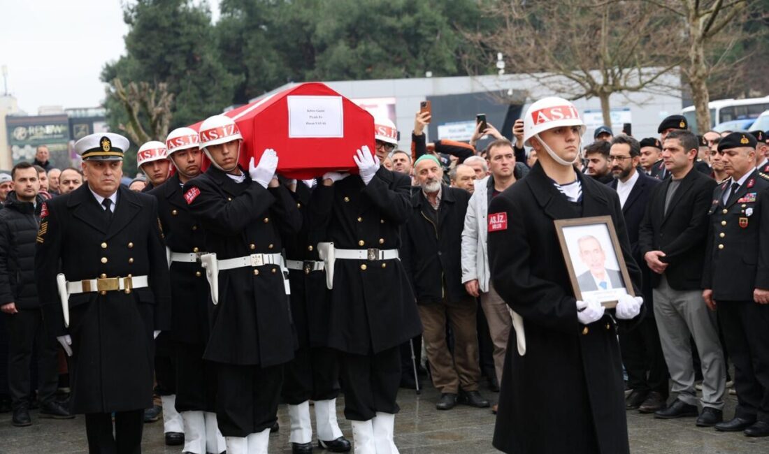 Kocaeli'nin Gebze ilçesinde hayatını kaybeden Kıbrıs gazisi Hasan Yavaş'ın cenazesi,