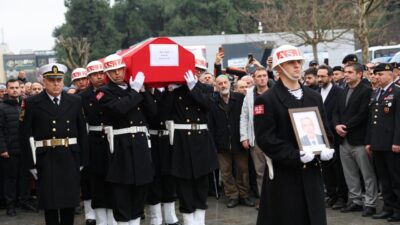 Kocaeli'nin Gebze ilçesinde hayatını kaybeden Kıbrıs gazisi Hasan Yavaş'ın cenazesi,