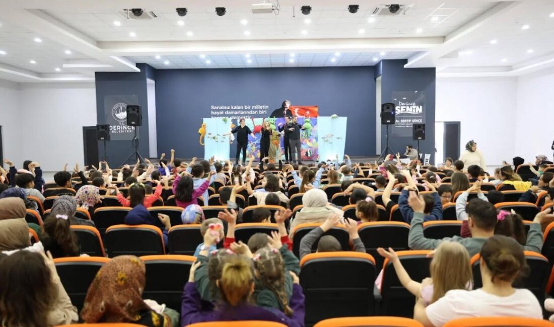 Derince Belediyesi’nin Dünya Tiyatrolar Günü’ne özel olarak düzenlediği Küçük Karabalık