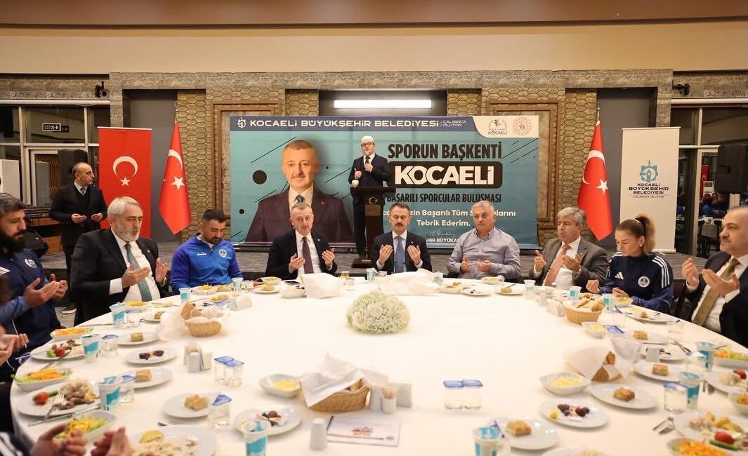 Kocaeli Büyükşehir Belediye Başkanı Tahir Büyükakın, ulusal ve uluslararası şampiyonalarda