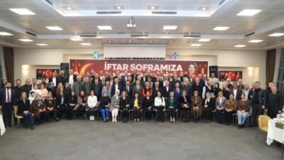 Başkan Hürriyet, Dernekler Yerleşkesi’nde düzenlenen iftar programında muhtarlarla bir araya