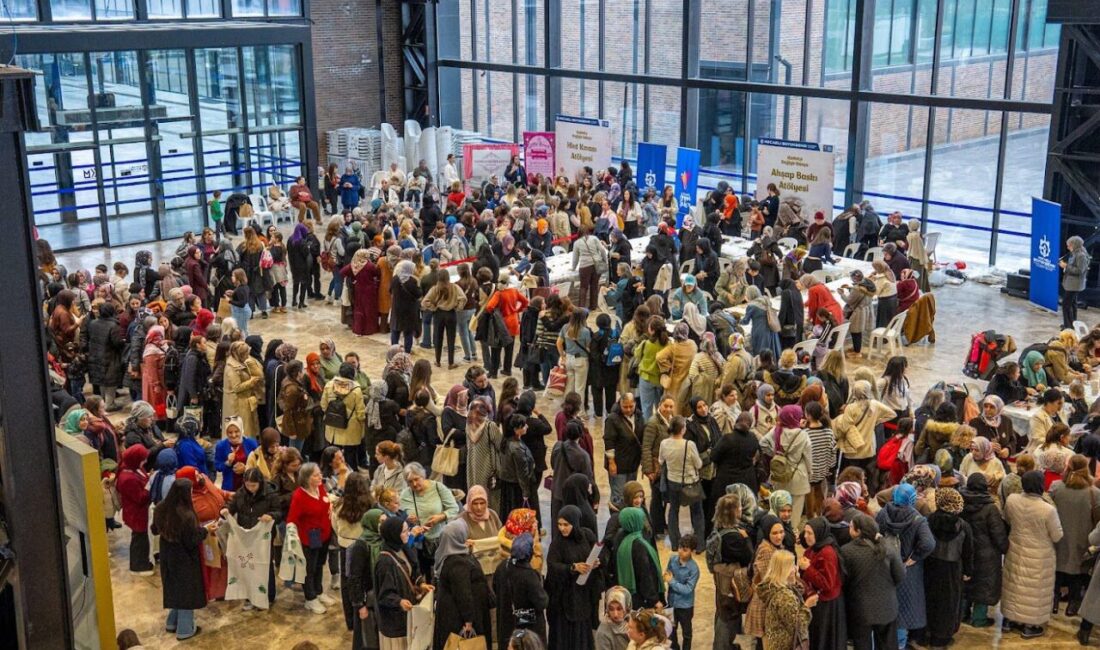 Kocaeli Büyükşehir Belediyesi, kadınların toplumdaki yerini ve önemini "Kadınla Değişir