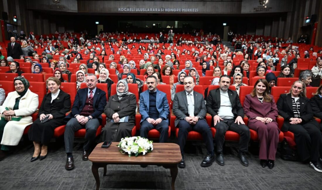 Kocaeli Büyükşehir Belediye Başkanı Tahir Büyükakın, 8 Mart Dünya Kadınlar