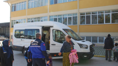 Kocaeli Büyükşehir Belediyesi Zabıta ekipleri, dilencilik yaparak vatandaşların duygularını istismar