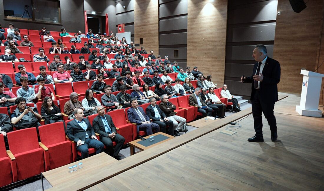 TÜBA üniversite konferansları kapsamında Prof. Dr. Mehmet Çelik’i ağırlayan GTÜ'de,