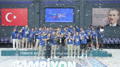 Türkiye Basketbol Ligi 2025-2026 Sezonu’nu şampiyon olarak tamamlayan Çayırova Belediyesi