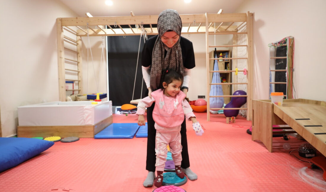 Kocaeli Büyükşehir Belediyesi bünyesinde hizmet veren Gonca Engelsiz Yaşam Merkezi,