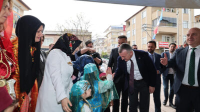 Kocaeli Büyükşehir Belediyesi KO-MEK’in yıl sonu ilçe sergilerinin dördüncüsü Darıca’da