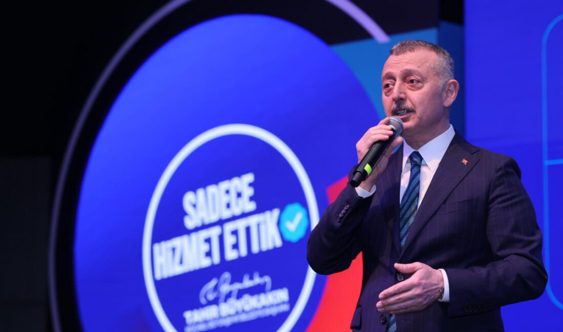 Kocaeli Büyükşehir Belediye Başkanı Tahir Büyükakın iki yılını anlattığı toplantıya