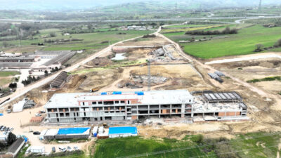 Kocaeli Büyükşehir Belediyesi’nin Körfez Sevindikli’de inşa ettiği dev spor tesisinde