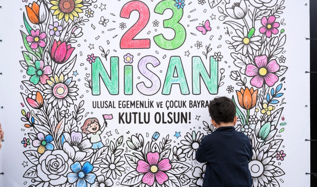 Kocaeli Büyükşehir’in 23 Nisan şenliklerinde büyük ilgi gören dev boyama