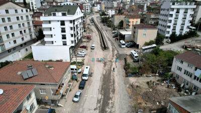 Büyükşehir Belediyesi tarafından Çayırova’nın önemli ulaşım akslarından Uğur Mumcu Caddesi’nde