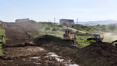 Büyükşehir Belediyesi, vatandaş talepleri ve imar planları doğrultusunda ulaşım yatırımlarını