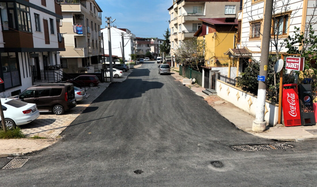 Kocaeli Büyükşehir Belediyesi, altyapı çalışmaları nedeniyle bozulan yollarda yenileme çalışmalarını