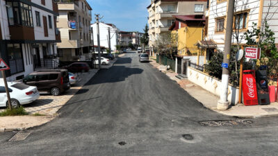 Kocaeli Büyükşehir Belediyesi, altyapı çalışmaları nedeniyle bozulan yollarda yenileme çalışmalarını