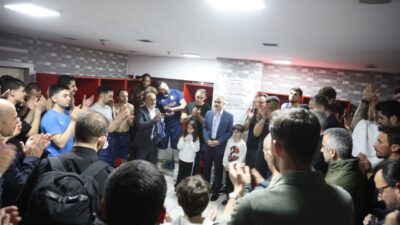 Türkiye Basketbol Ligi 2025-2026 sezonunu şampiyon olarak noktalayan Çayırova Belediyesi,