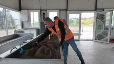 Çayırova Belediyesi’nin geçtiğimiz Ekim ayında faaliyete aldığı kompost üretim tesisi,