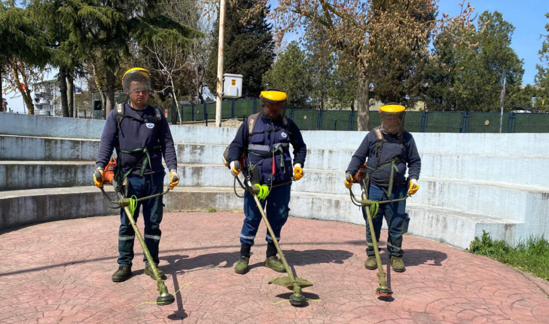 Kandıra Belediyesi, yaz mevsiminin yaklaşmasıyla birlikte ilçe genelinde yürüttüğü çevre
düzenleme