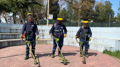 Kandıra Belediyesi, yaz mevsiminin yaklaşmasıyla birlikte ilçe genelinde yürüttüğü çevre
düzenleme