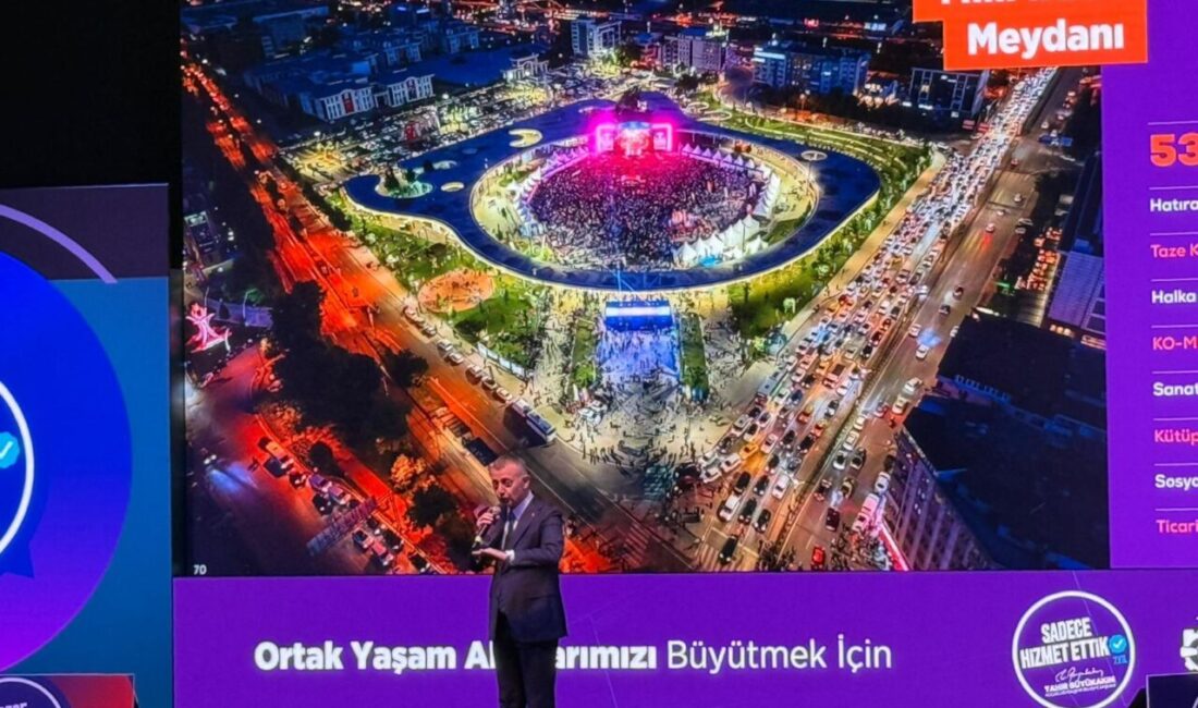 Kocaeli Büyükşehir Belediye Başkanı Tahir Büyükakın, Milli İrade Meydanı ile