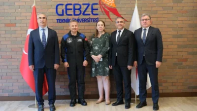 Gebze Teknik Üniversitesi'ne konuk olan ilk Türk astronot Alper Gezeravcı,