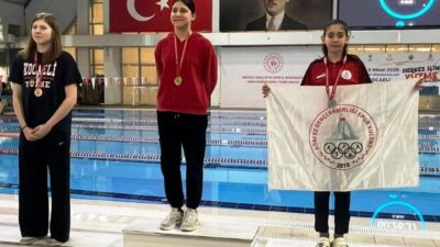 Körfezli genç yüzücüler Zehra Temel ve Poyraz Kaan Kaya birinci