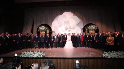 AK Parti Kocaeli Milletvekili Veysal Tipioğlu’nun kızı Suna Selcen, Mustafa