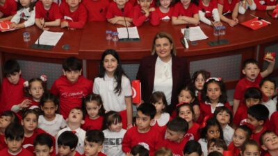 İzmit Belediyesinde 23 Nisan coşkusu bu yıl da çocukların sesiyle