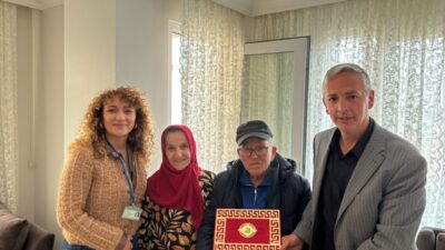 İzmit Belediyesi, Gebze’de yaşayan Kıbrıs gazilerini evlerinde ziyaret ederek hem