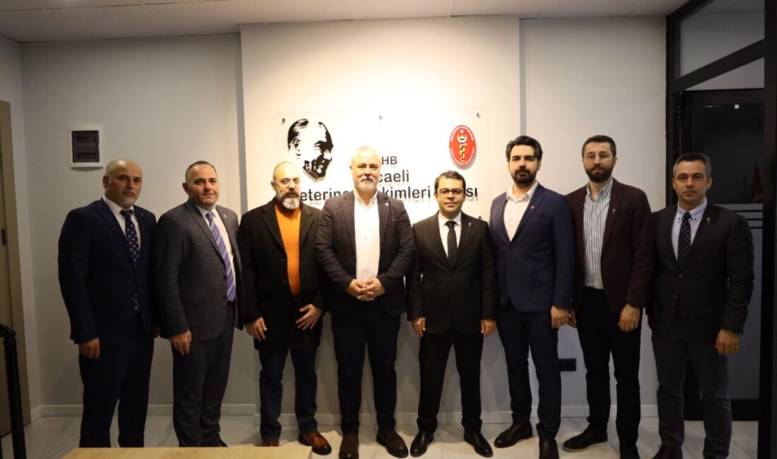 İzmit Belediyesi Meslek Odaları ve Sendikalar Masası Başkanı Cem Serhat