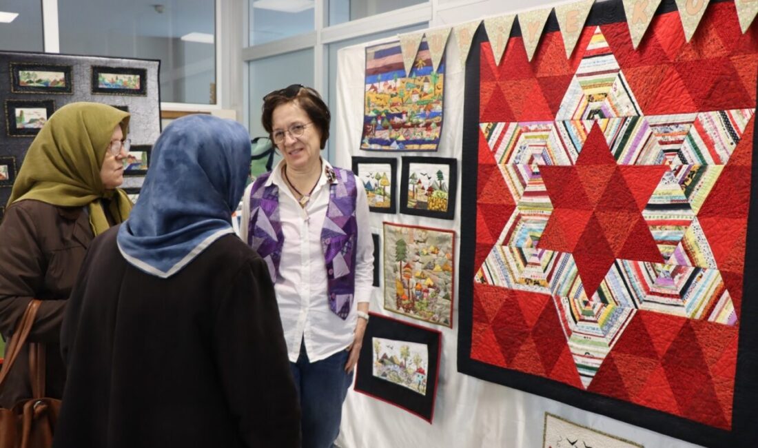 İzmit Belediyesinin öncülüğünde düzenlenen Dünya Sanat Günü etkinlikleri kapsamında “Kumaşların