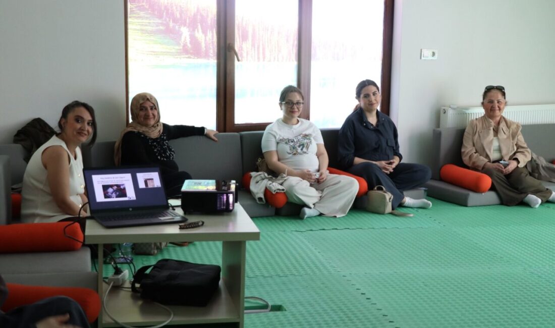 İzmit Belediyesinin yürüttüğü “Gebelik ve Doğuma Hazırlık Eğitim Programı”, anne