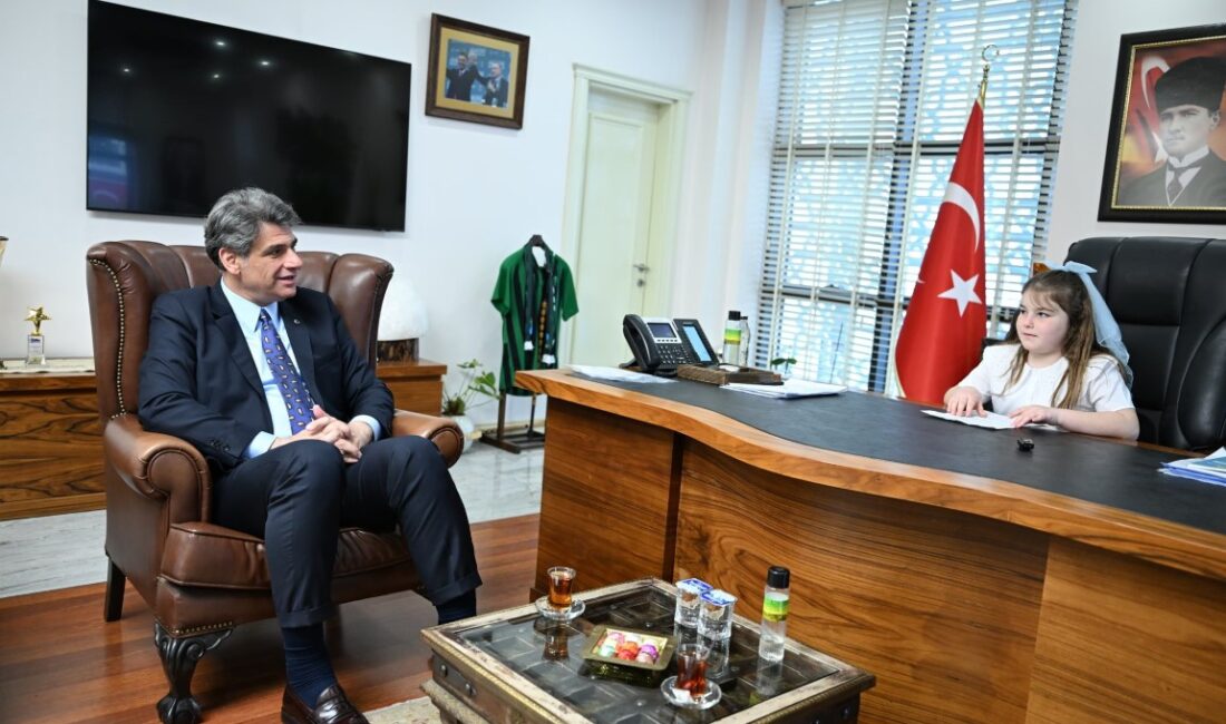 Kartepe Belediye Başkanı Av. M. Mustafa Kocaman, koltuğunu 23 Nisan