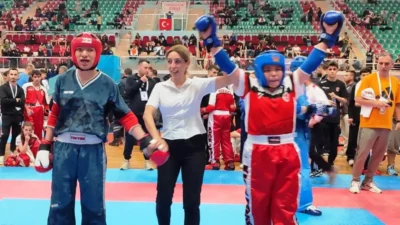 Körfez Gençlerbirliği sporcuları Rafet Eren ve Poyraz Ege, Türkiye Kick
