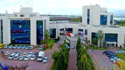 Kocaeli Büyükşehir Belediyesi, bazı kişilerin belediye yöneticilerinin adını kullanarak vatandaşlardan