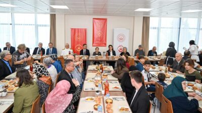 Vali lhami Aktaş ve eşi Songül Aktaş, Kurban Bayramı dolayısıyla