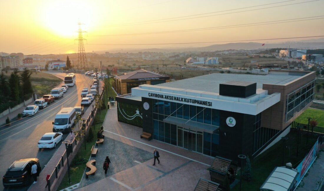 Çayırova Belediyesi’nin ilçeye kazandırdığı ve gençlerin uğrak noktası olan kitap