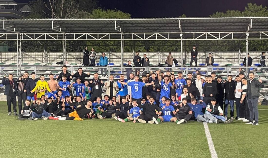 Çayırova Belediyesi Eğitim Spor Kulübü U-15 Futbol Takımı, dün oynadığı