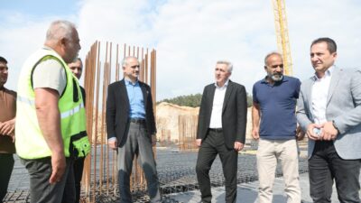 Çayırova Belediye Başkanı Bünyamin Çiftçi, yapımı süren Çayırova Devlet Hastanesi’nin