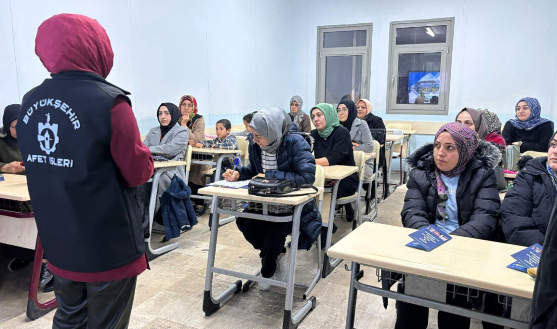 Kocaeli Büyükşehir Belediyesi tarafından yürütülen “Afete Dirençli Kadınlar Projesi”, düzenlenen
