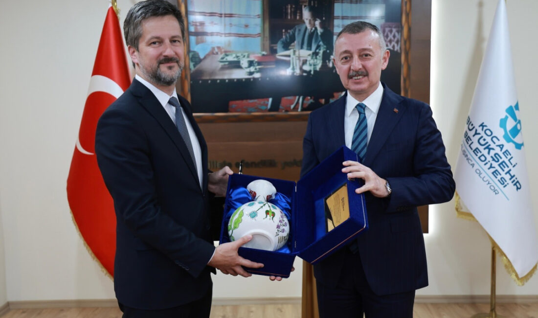 Macaristan Ankara Büyükelçisi Viktor Matis başkanlığındaki heyet, Kocaeli Büyükşehir Belediye