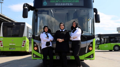 Kocaeli Büyükşehir Belediyesi iştiraki UlaşımPark’ta görev yapan kadın otobüs şoförleri,