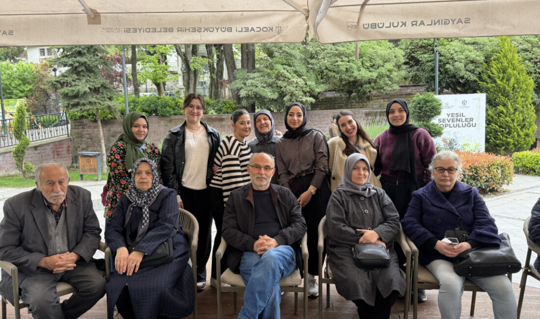 Kocaeli Büyükşehir Belediyesi bünyesinde hizmet veren Saygınlar Kulübü, farklı kuşakları