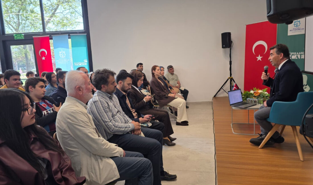 Kocaeli Büyükşehir Belediyesi’nin düzenlediği “Milli İrade Sohbetleri: Buyur Buradan Dinle