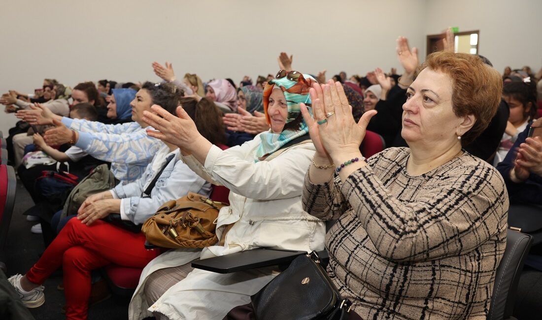 Kocaeli Büyükşehir Belediyesi, “Hareket Bilinci Akademisi” kapsamında gerçekleştirdiği seminerde Gebzeli