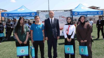 Dilovası’nda 19 Mayıs Atatürk’ü Anma ve Spor Bayramı düzenlenen tören