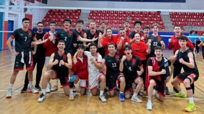 Gölcük Belediyespor Genç Erkek Voleybol Takımı, Düzce’de düzenlenen Gençler Türkiye
