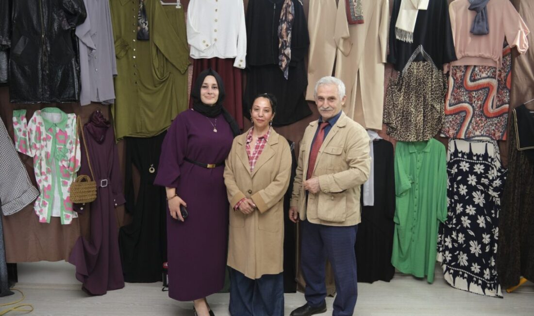 İzmit Belediyesi bünyesinde faaliyet gösteren Alikahya İZMEK Kurs Merkezi’nde eğitim