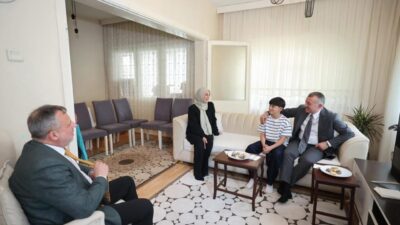 Kocaeli Büyükşehir Belediye Başkanı Tahir Büyükakın, şehit ailelerini ziyaret etti,